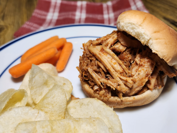 This image has an empty alt attribute; its file name is pulled_pork_NewBanks_sandwich.png